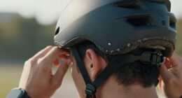 adjust helmet for safety